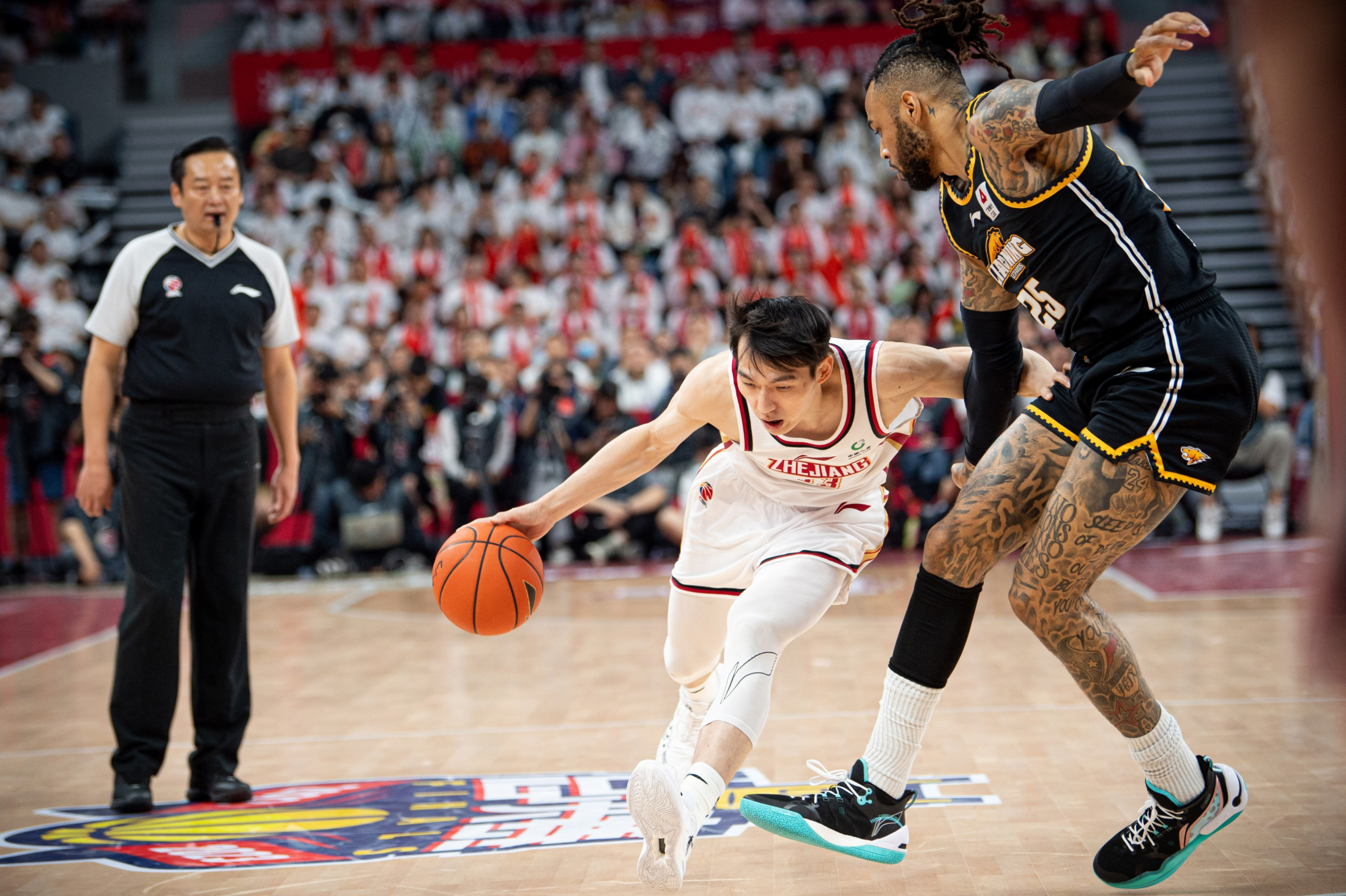 NGSPORTS-转折点！斯图加特队长鼓劲，CBA常规赛冲刺阶段攻防权衡，信心回归，纪律约束更严格的简单介绍