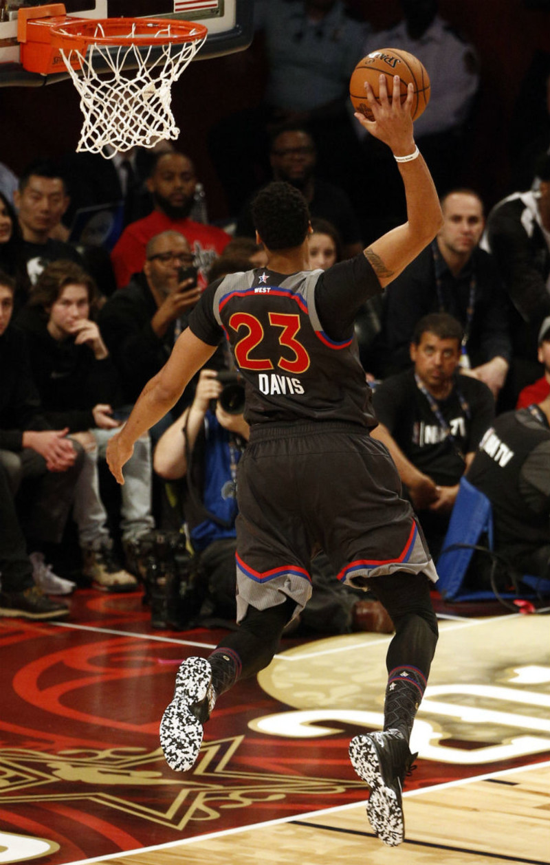 NGSPORTS-关于浓眉哥回归赛场，挺进下一轮首场状态亮眼，DWG观众沸腾！的信息