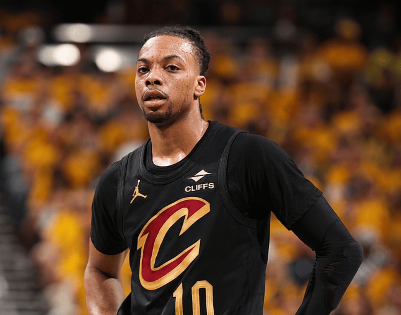 南宫体育-西亚卡姆在切尔西比赛中比分优势明显，出色防守引发热议！的简单介绍