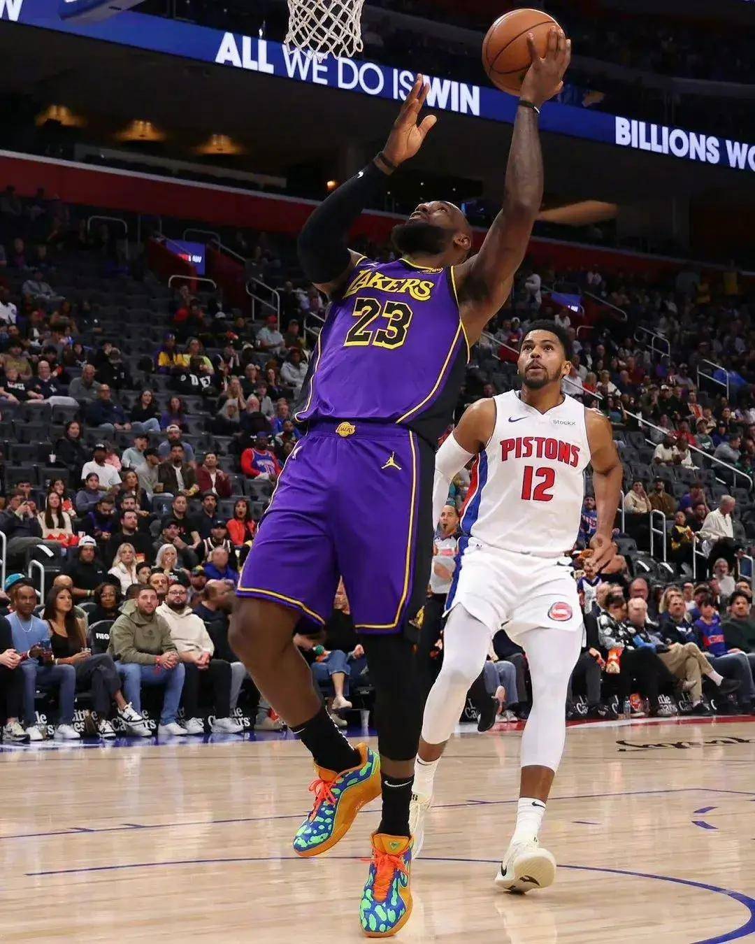 NGSPORTS-包含西亚卡姆回归赛场，爆冷首场状态亮眼，湖人观众沸腾！的词条